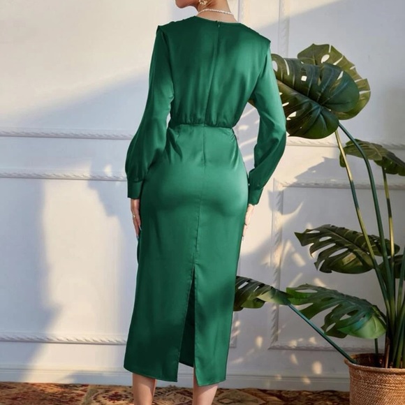 Green Dress - Picture 3 of 3